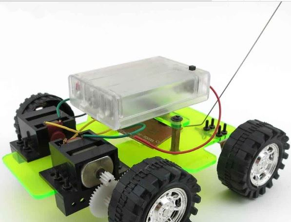 Coche a control remoto